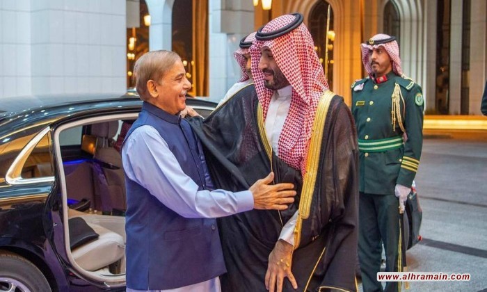 باكستان في أزمة.. والسعودية لن تتدخل لإنقاذها إلا في هذه الحالة